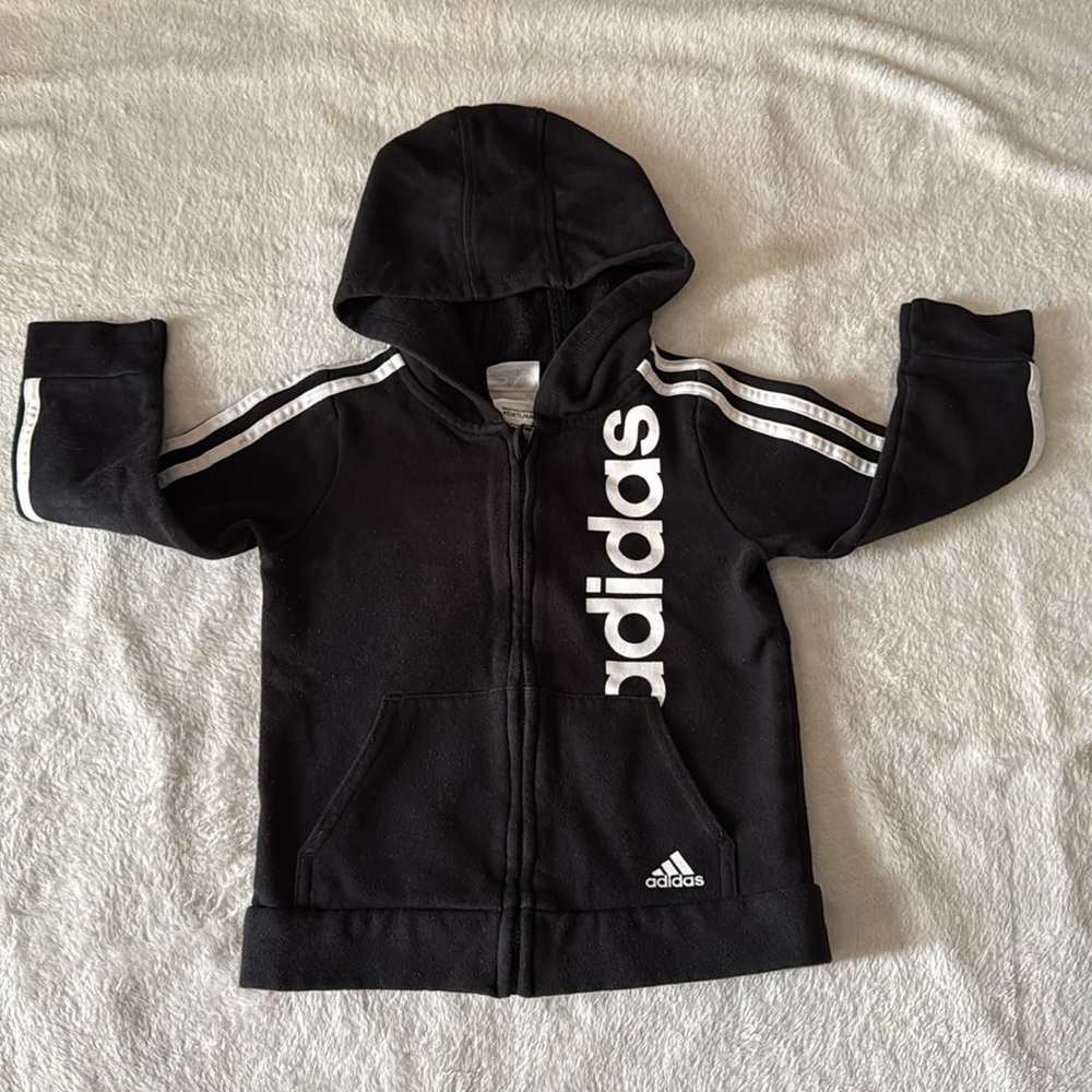Kids Adidas zip down hoodie (4T)